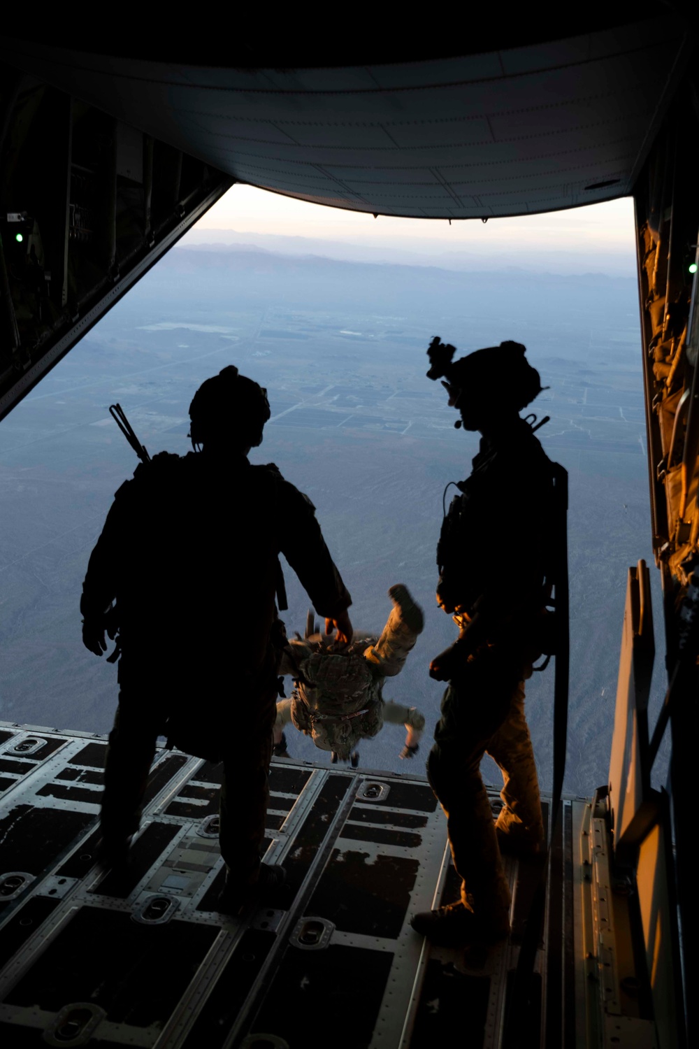 DVIDS – News – AFSOC demonstrates flexible force presentation during EW 25.2