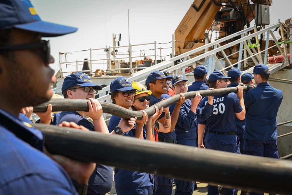 DVIDS – Images – U.S. Coast Guard Cutter Bertholf returns to Alameda from 70-day deployment on the southwest border maritime boundary line near San Diego, California [Image 3 of 8]