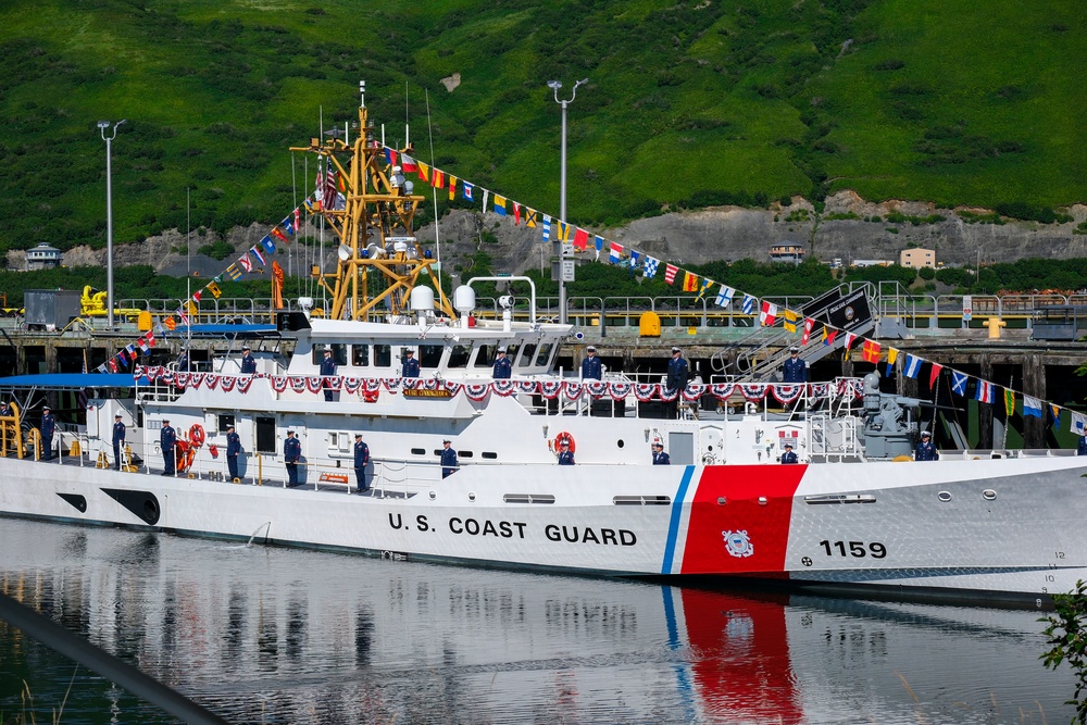 DVIDS – Images – Coast Guard commissions Coast Guard Cutter Earl Cunningham (WPC 1159) in Kodiak, Alaska [Image 4 of 4]