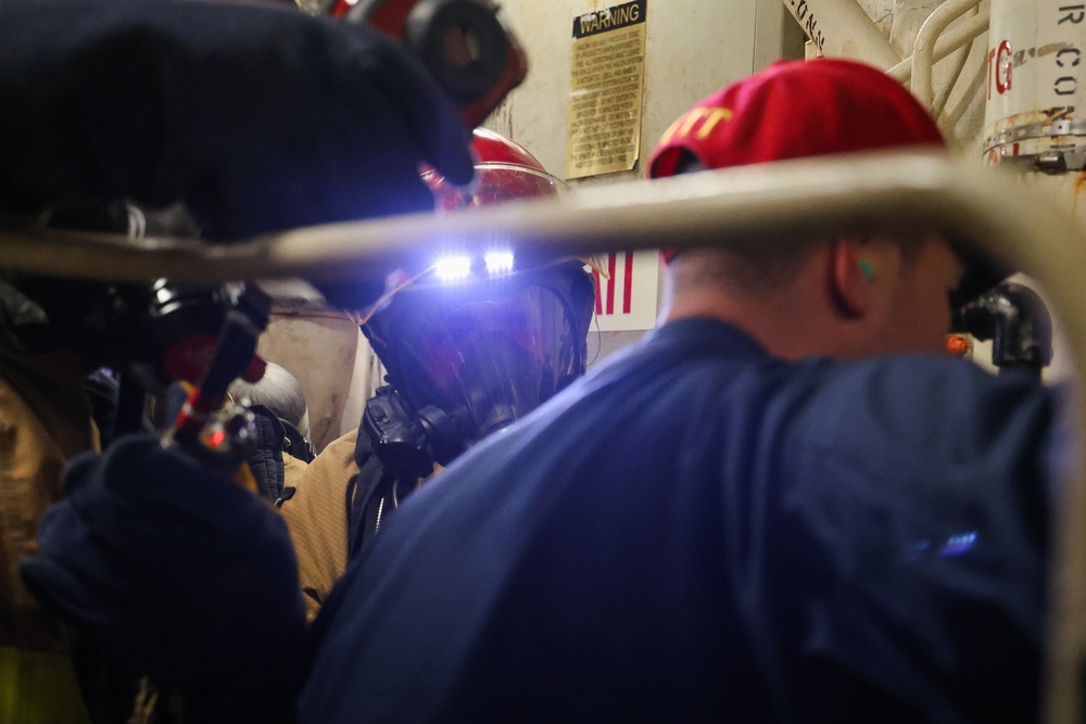 DVIDS – Images – Main Space Fire Drill aboard USS Paul Ignatius (DDG 117) [Image 3 of 4]