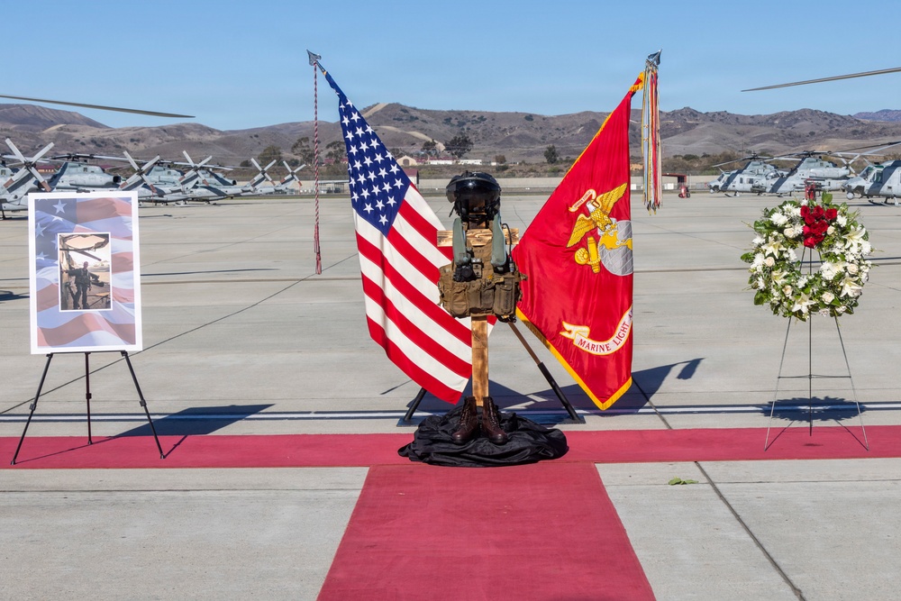 DVIDS – News – Memorial Honors HMLA-369 ‘Gunfighters’ Fallen Marine