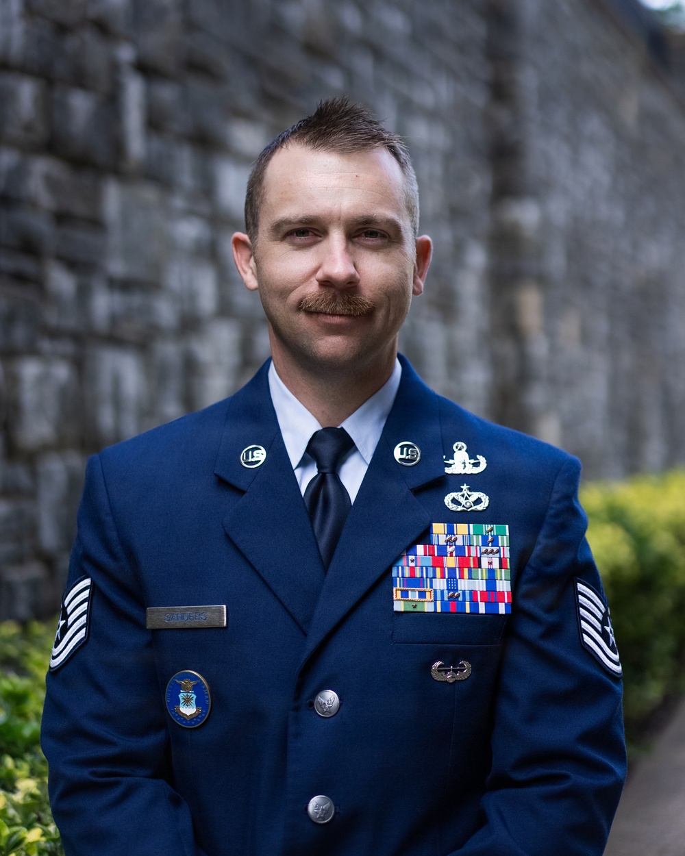 DVIDS – News – Outstanding Airmen of the Year: Tech. Sgt. Matthew Sanders Draws Strength from Family and Service