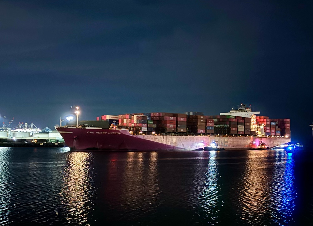 DVIDS – Images – ONE Henry Hudson container ship returned to berth at Port of Los Angeles; Investigation continues