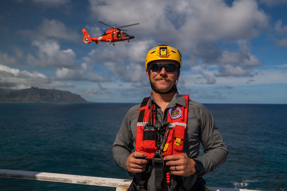 DVIDS – Images – U.S. Coast Guard Air Station Barbers Point conducts cliffside training [Image 1 of 4]