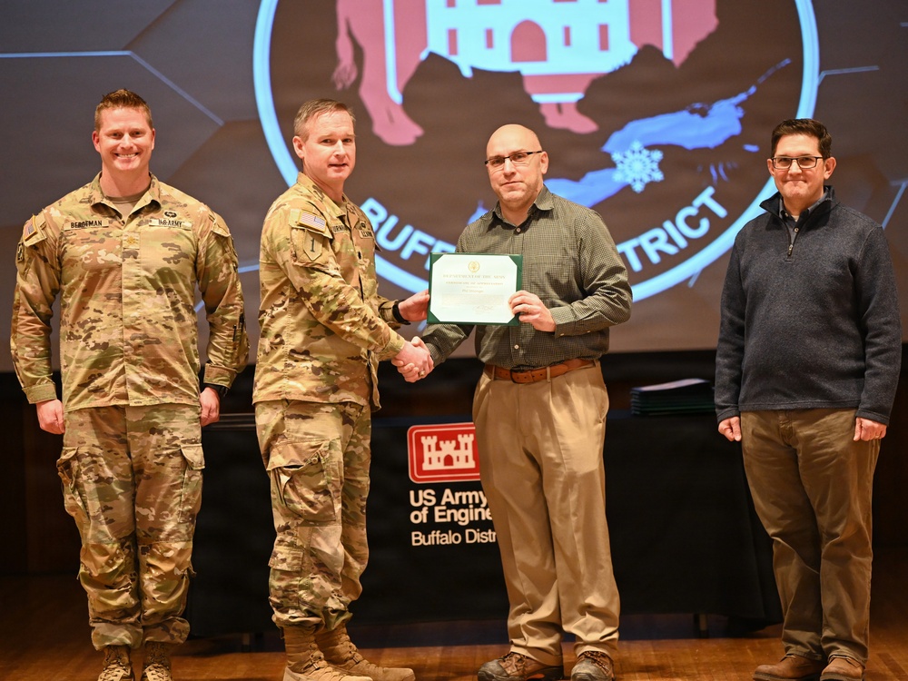DVIDS – Images – Superior Performance: Stitzinger receive Certificate of Appreciation [Image 8 of 11]