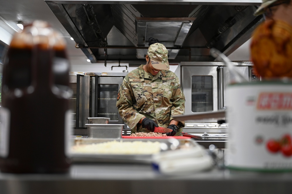 DVIDS – News – 165 FSS Serves Up a Fresh Dining Experience for Airmen